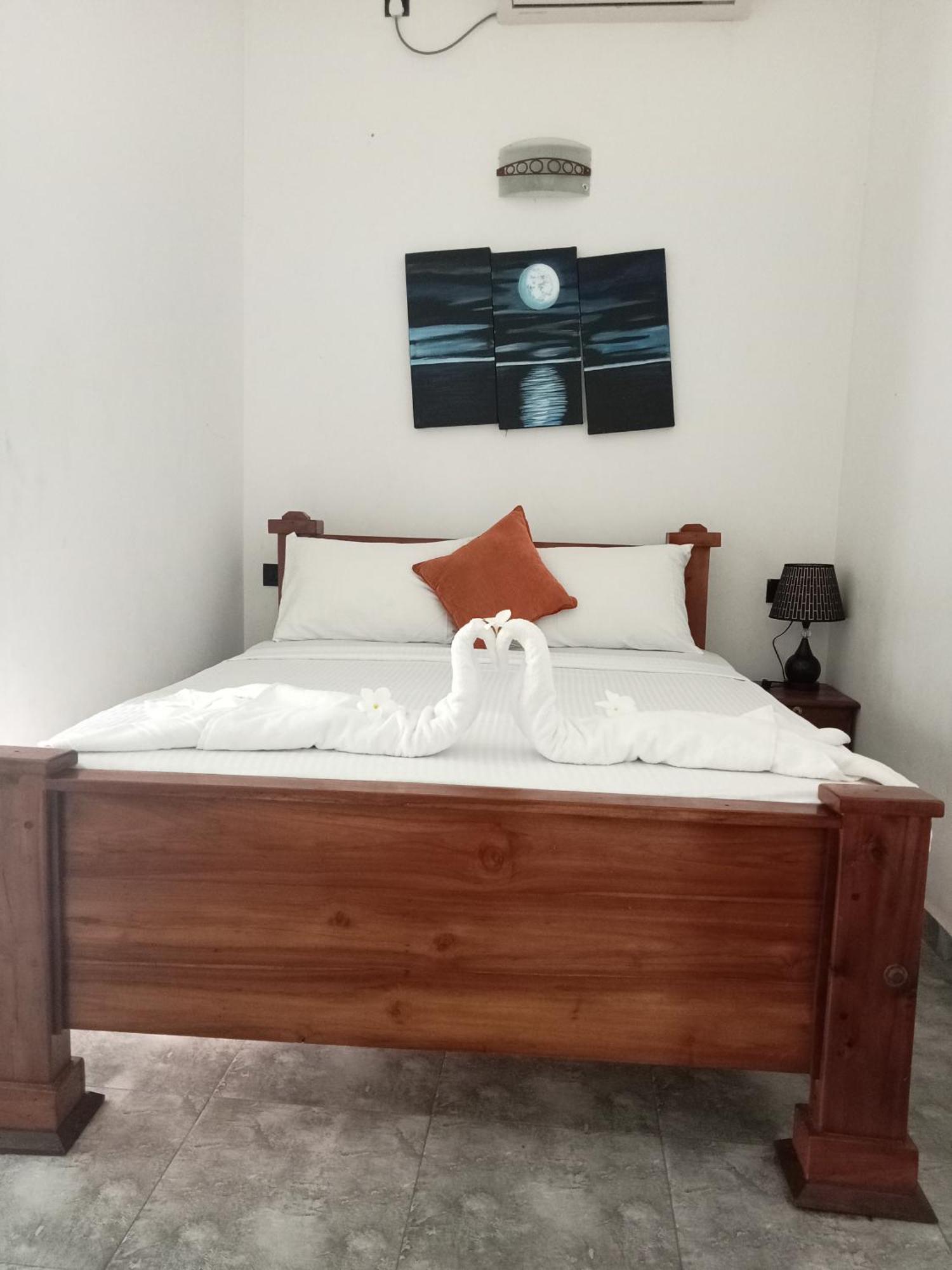 נגומבו Oviniru Beach Hotel מראה חיצוני תמונה