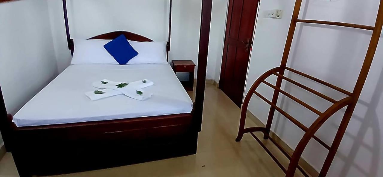 נגומבו Oviniru Beach Hotel מראה חיצוני תמונה